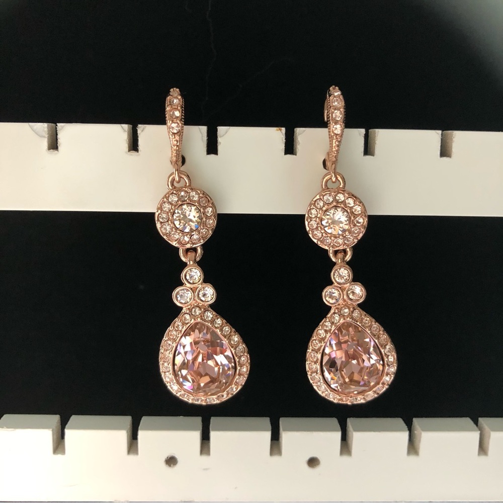 😍💕 Givenchy pink and beige crystal pierced earrings